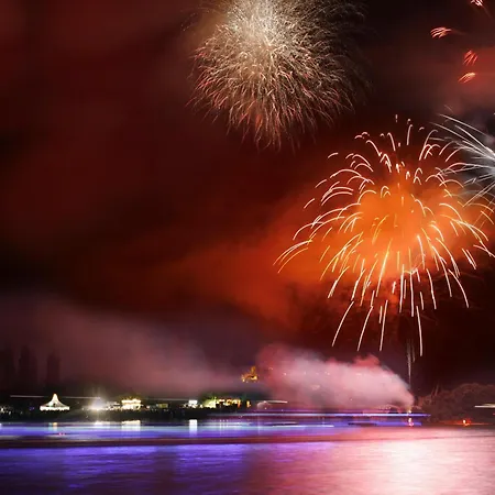 Peak11 Fewo- Panorama View Pool & Sauna ラーンシュタイン