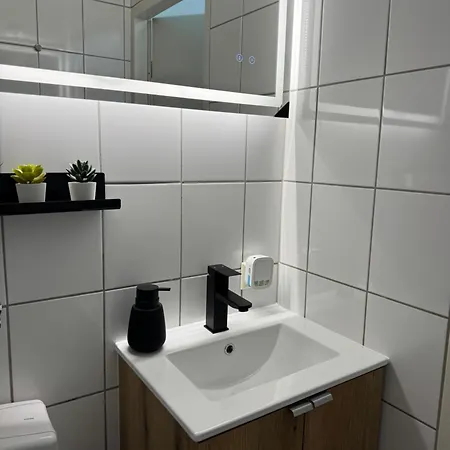 アパート Peak11 Fewo- Panorama View Pool & Sauna ラーンシュタイン