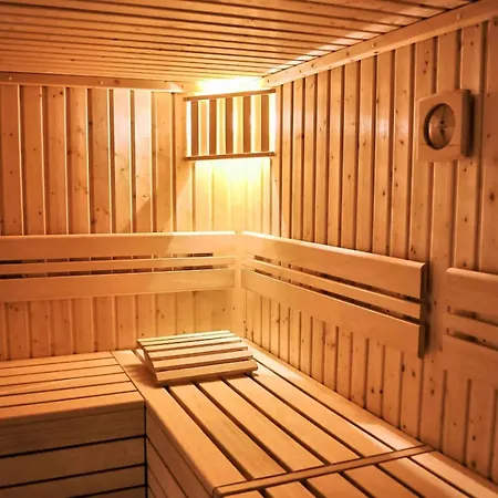 Peak11 Fewo- Panorama View Pool & Sauna Apartment *